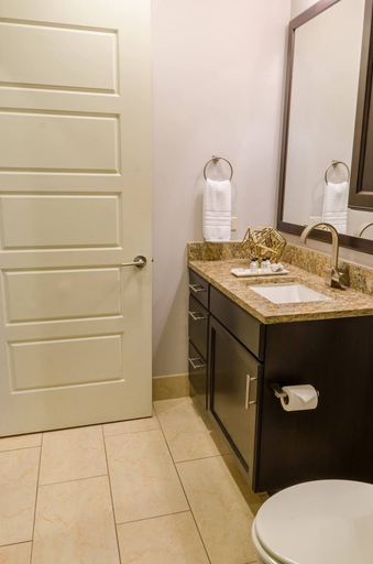 Room 3, Austin Beautiful Studio Apartment, Travis