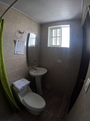 Bathroom 3, POSADA SHANG GIOVYS, San Andrés