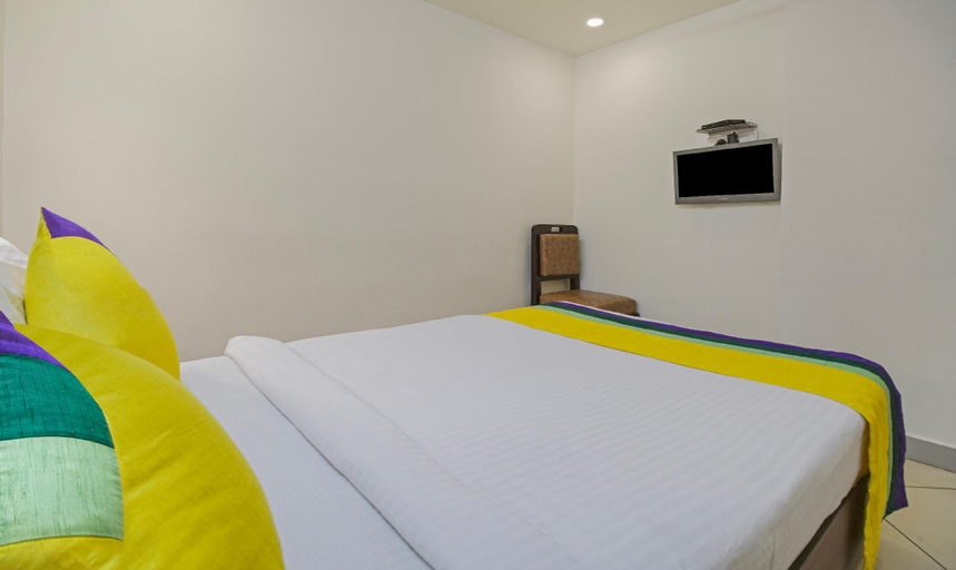 Bedroom 2, Itsy Hotels N Square, Krishna