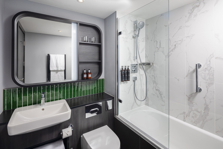 Bathroom 4, Residence Inn by Marriott Manchester Piccadilly, Manchester