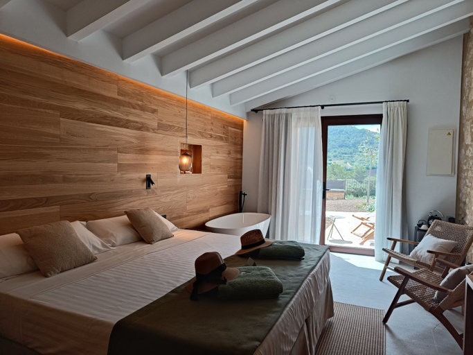 Bedroom 2, Treurer Olive Grove & Grand House - Adults Only, Baleares