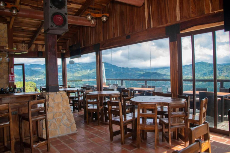 Food & Drinks 4, Hotel Pico Colorado, Desamparados