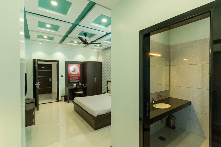 Bathroom 3, Dharti Dhora Ri - A Sand Dune Resort, Bikaner