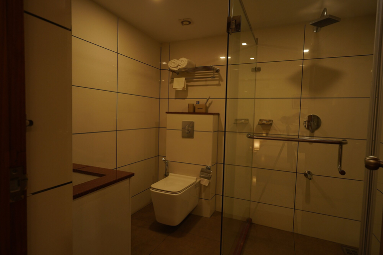 Bathroom 5, Tea Tree Suites Manipal, Udupi