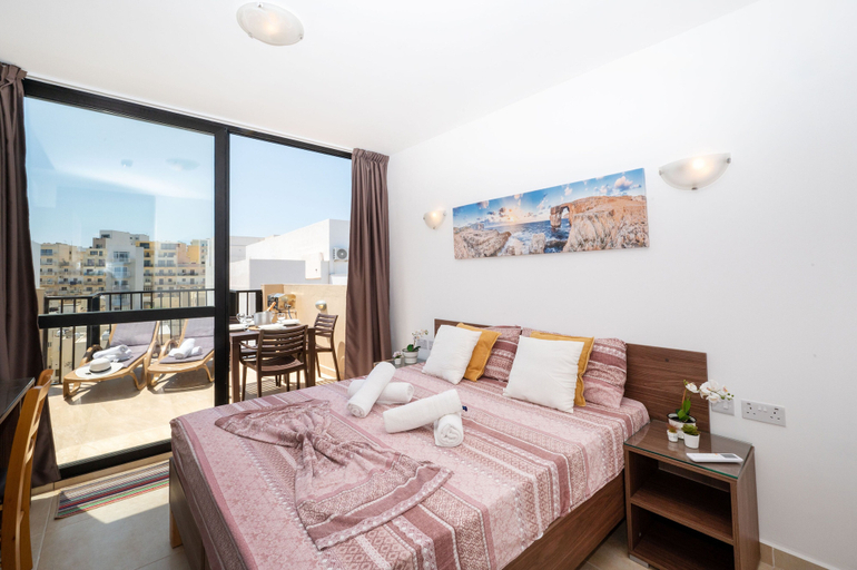 Bedroom 3, Sea Bliss Penthouse with two terraces enjoying side seaviews by Gatewaysmalta, Saint Paul's Bay