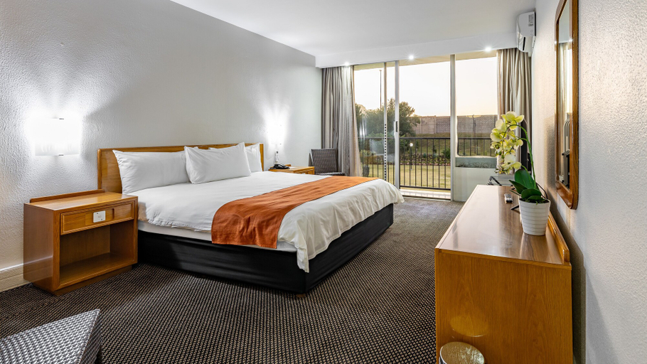 Bedroom 2, African Sky Hotels - Harrismith Inn, Thabo Mofutsanyane
