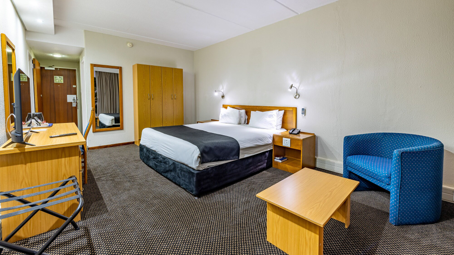 Bedroom 2, African Sky Hotels - Newcastle Inn, Amajuba