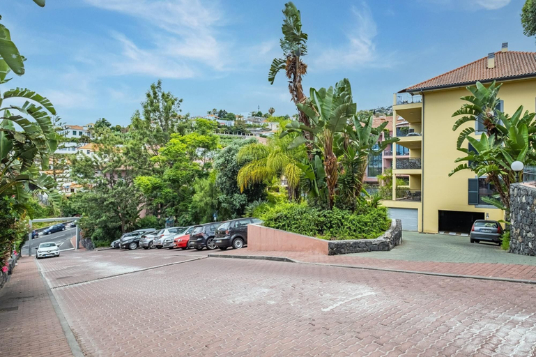 Room 2, Living Funchal by Homie, Funchal