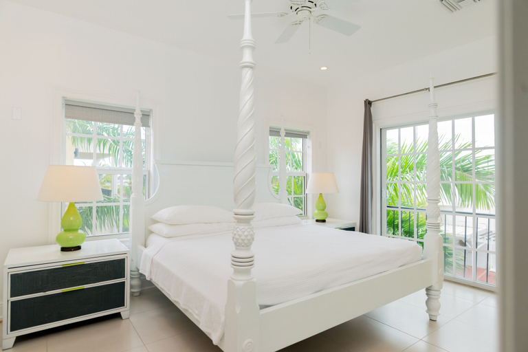 Bedroom 3, Colibri Court