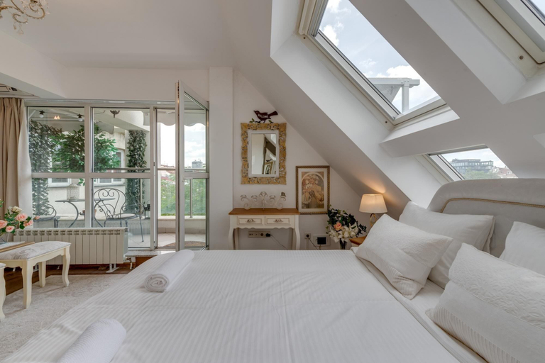 Room 5, Luxury and Sunny Studio With a View in TOP Centre, Stolichna
