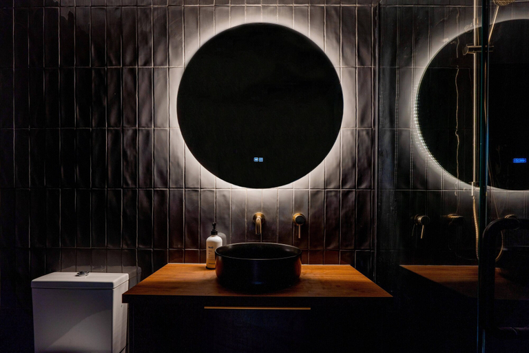 Bathroom 4, The Cobbler Hotel, Wellington