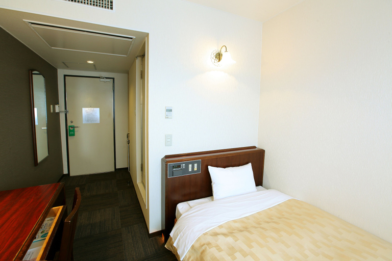 Bedroom 3, Minakuchi Century Hotel, Kōka
