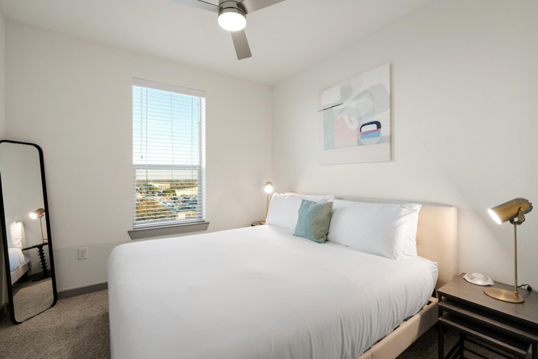 Room 4, Arlington Spacious 2BD 2BA Apartment, Arlington