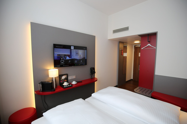 Bedroom 4, The Rhin Hotel, Dachau