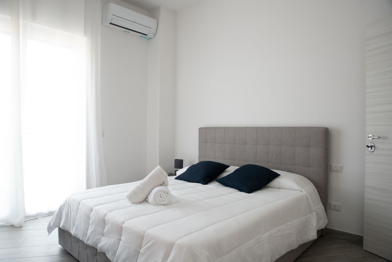 Bedroom 4, Vico Monteleone, Napoli