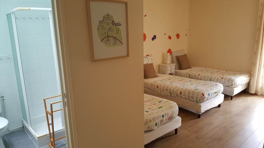 Bedroom 3, La Roseraie, Vienne