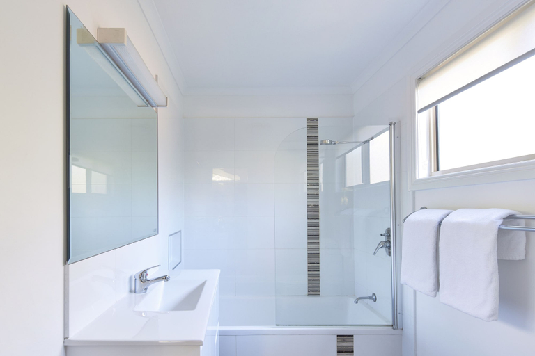 Bathroom 4, NRMA Ocean Beach Holiday Resort, Gosford - West