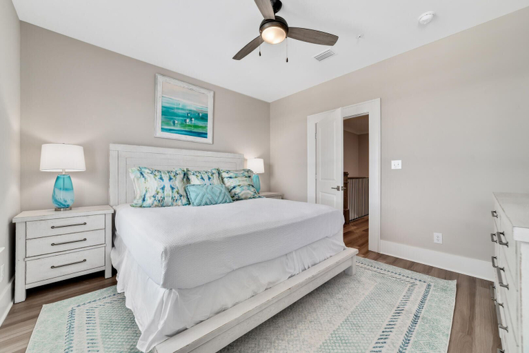 Bedroom 4, Don't Worry Beach Happy, Baldwin