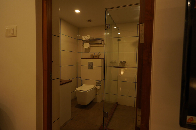 Bathroom 5, Tea Tree Suites Manipal, Udupi