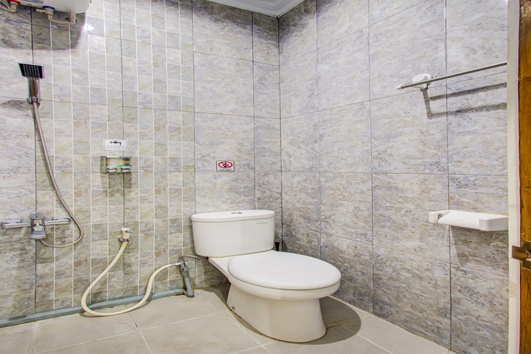 Bathroom 3, Super OYO Collection O 3280 Cendhani Raras, Bantul