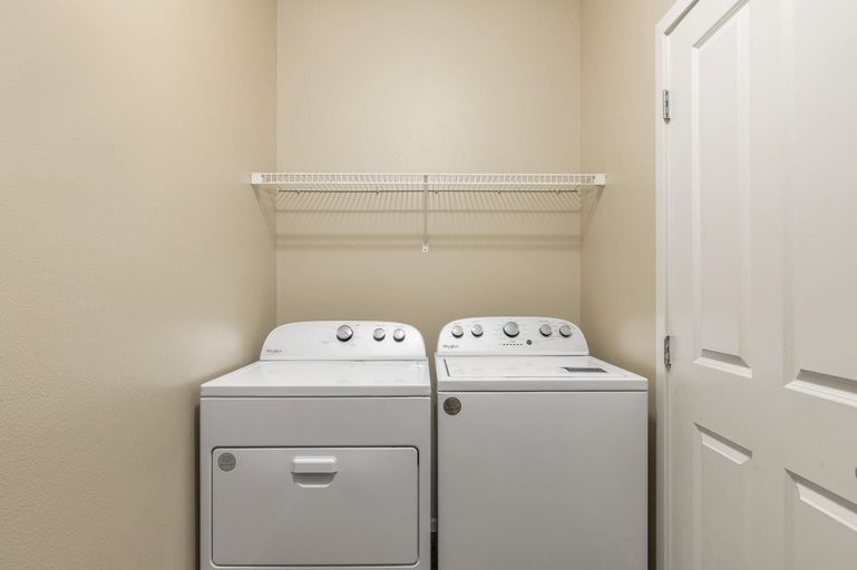 Room 2, Bellevue Designer 1BD Plus Den 1BA Apartment, King