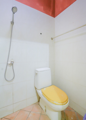 Bathroom 3, SPOT ON 90272 Istana Griya 1 Hotel, Solo