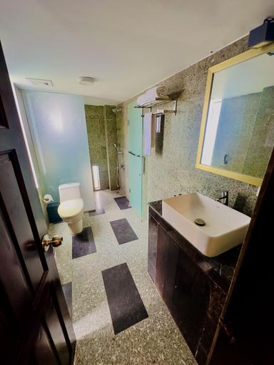 Bathroom 4, The Elite Residence Dhaka., Dhaka