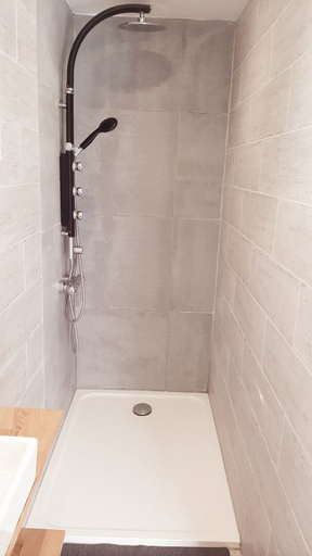 Bathroom 5, Allegria Nimes, Gard