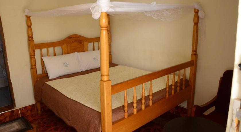 Bedroom 2, Kidepo Guest House, Entebbe