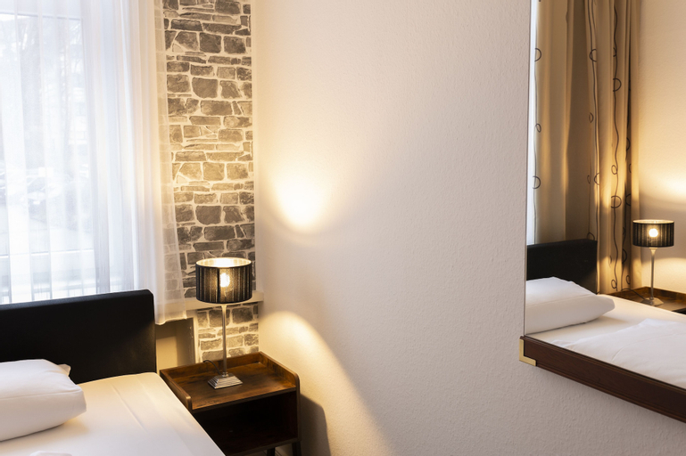 Bedroom 3, Hotel Berliner Hof, Remscheid