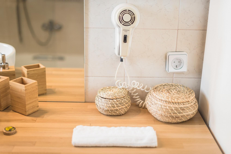 Room 3, Luxury and Spacious apt for 8 Guests New Features April 2025, Attica