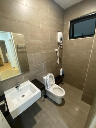 Bathroom 4, 8pax/Ong kim wee@staycationbygm/4mins jonker, Malacca City