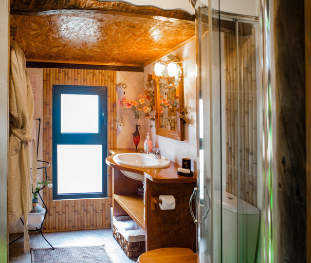 Bathroom 5, Casas Maravilha - Rvore by Homie, Calheta