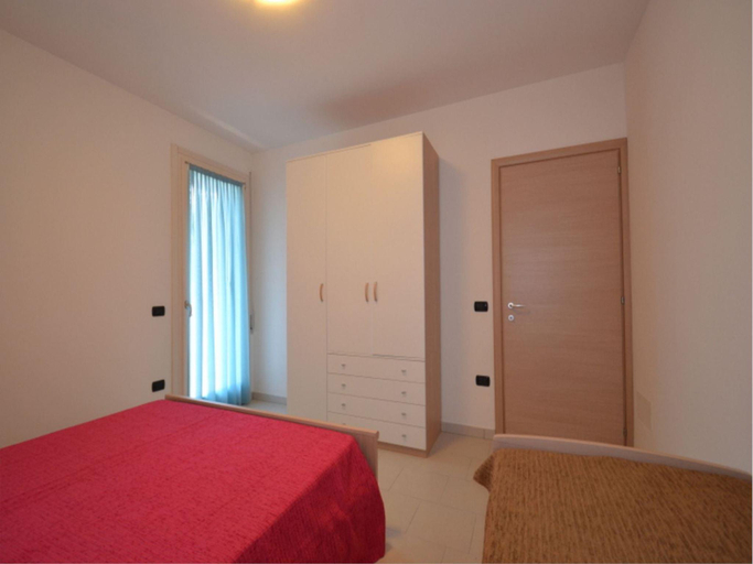 Bedroom 3, Modern apartment with balcony in Rosolina Mare by Beahost Rentals, Rovigo