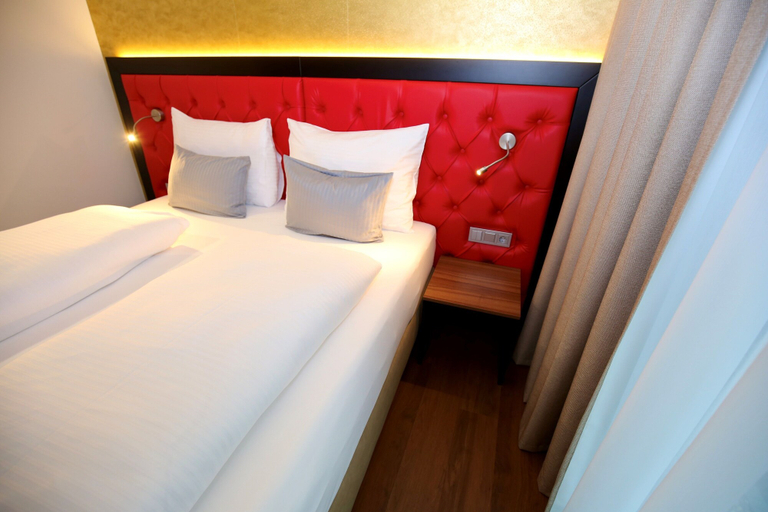 Bedroom 5, The Rhin Hotel, Dachau