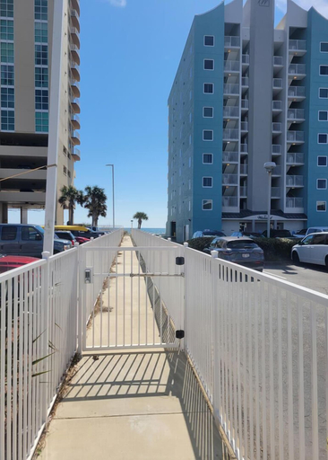 Exterior & Views 2, Don't Worry Beach Happy, Baldwin