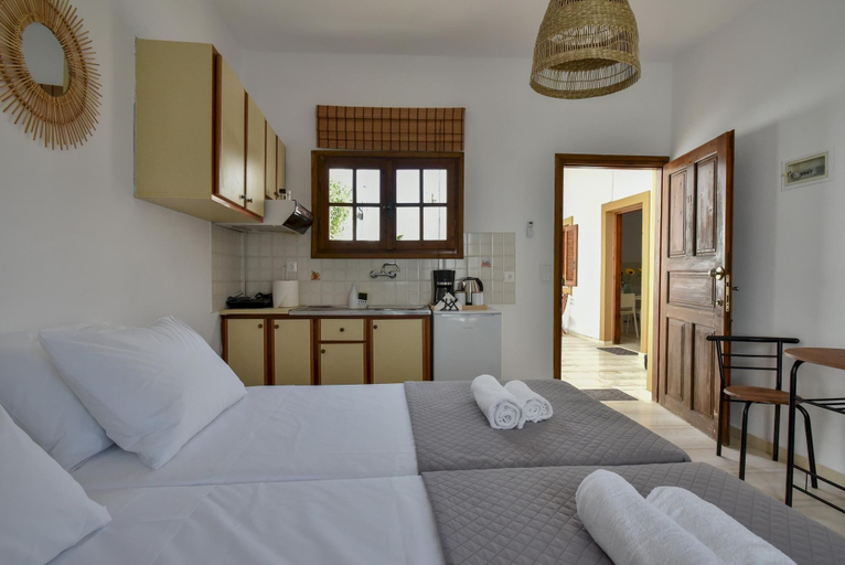 Room 3, Eva Studios 11 in Agia Pelagia, Crete