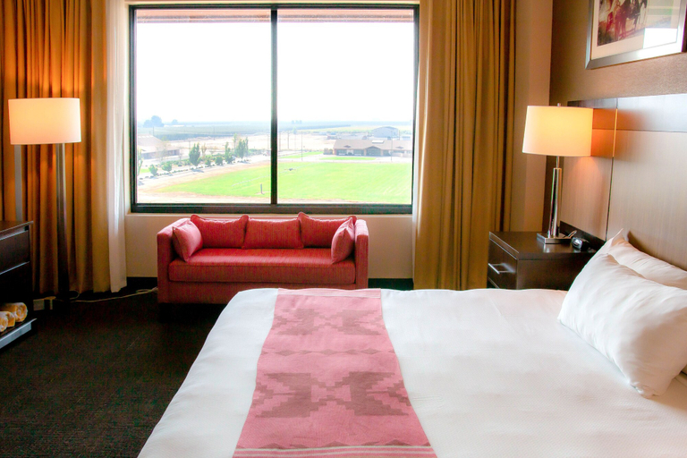 Bedroom 2, Legends Casino Hotel, Yakima