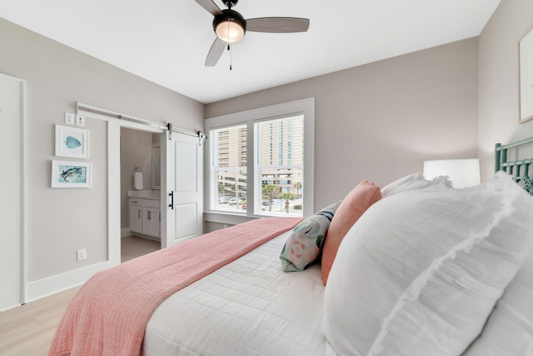 Bedroom 3, Fresh Air, Baldwin