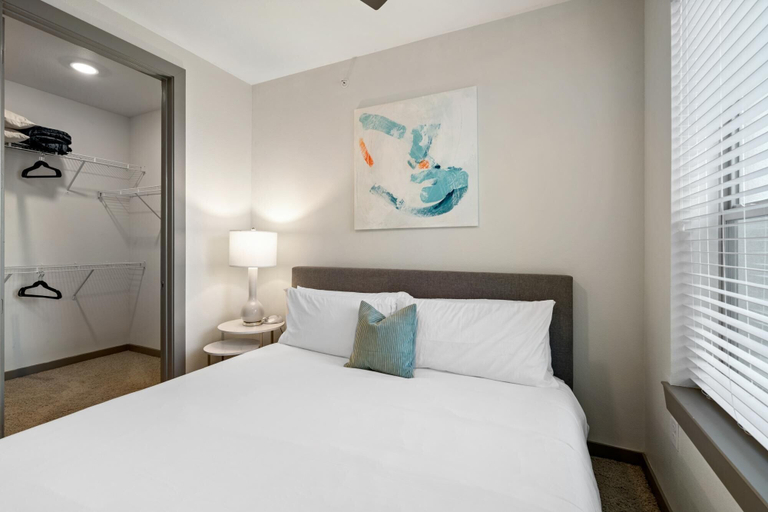 Room 2, Arlington Inspired 2BD 2BA Deluxe Apartment, Arlington