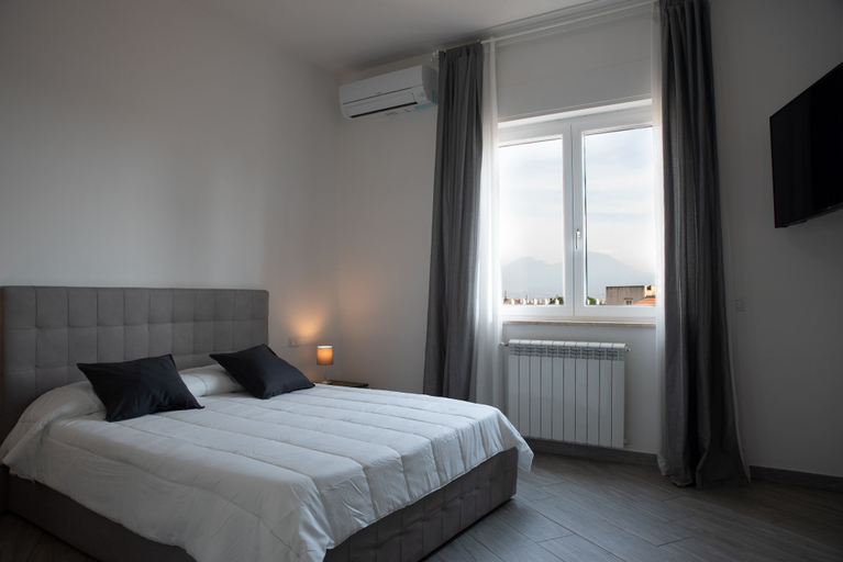 Bedroom 3, Vico Monteleone, Napoli