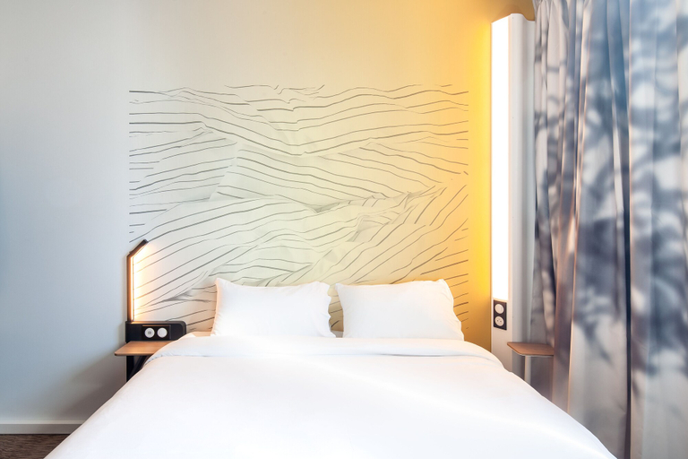Bedroom 3, B&B HOTEL Saintes, Charente-Maritime