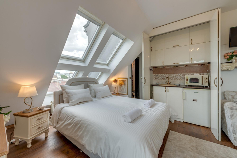 Room 4, Luxury and Sunny Studio With a View in TOP Centre, Stolichna