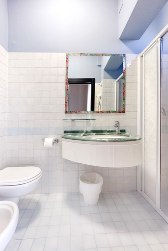 Bathroom 5, Lime Hotel, Rimini