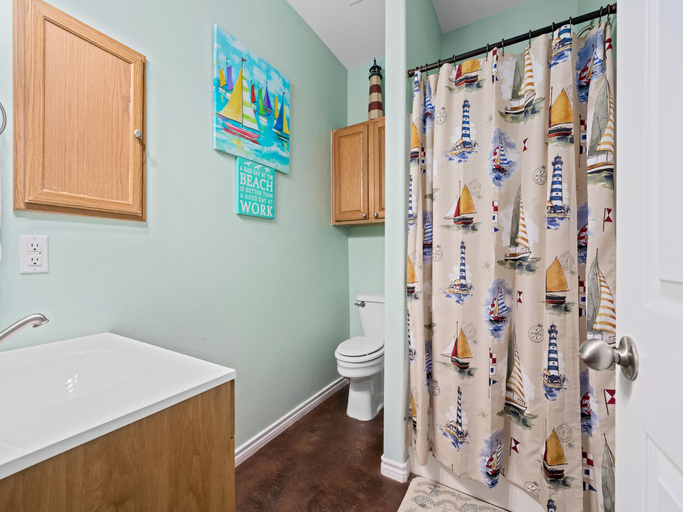 Bathroom 3, Wade Into Life, Aransas
