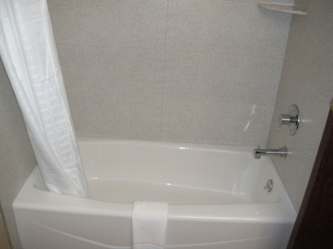 Bathroom 5, Comfort Suites Dover University Area, Kent