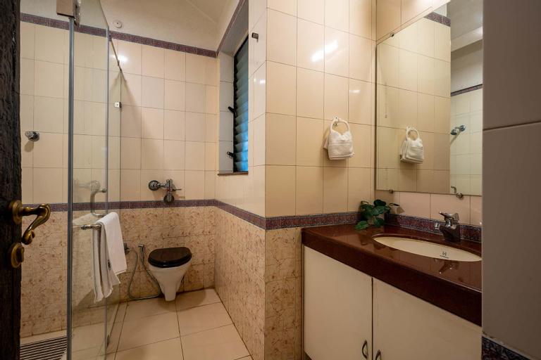 Bedroom 3, StayVista's Gulmohar Gardens , Pune