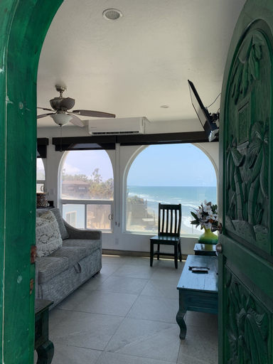 Exterior & Views 28
