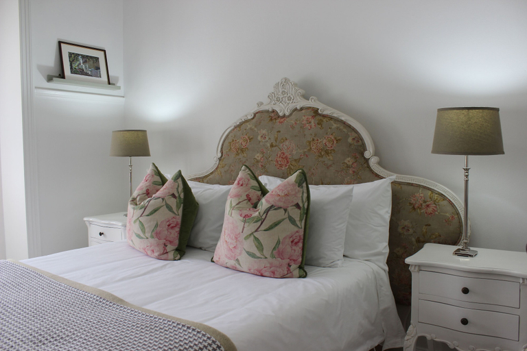 Bedroom 3, Le Petit Paris, Cape Winelands