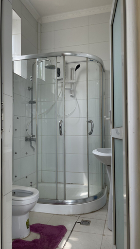 Bathroom 3, LAO TANGREN RESTAURANT & GUESTHOUSE, Gasabo